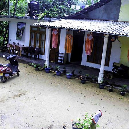 Yoho Chamith Homestay Ела Екстериор снимка