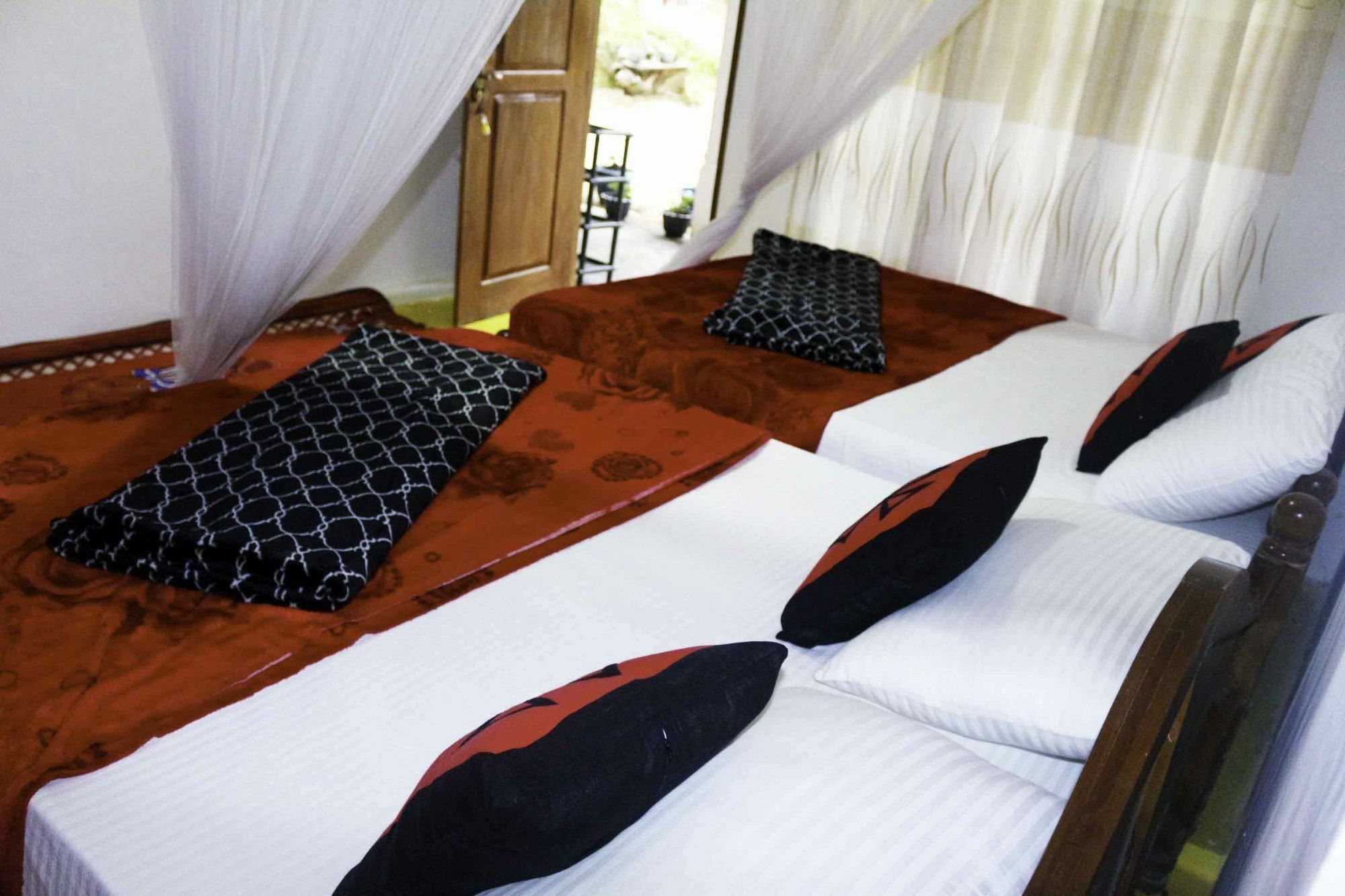 Yoho Chamith Homestay Ела Екстериор снимка